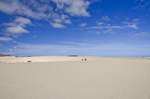 Südlich von Corralejo auf der Insel Fuerteventura erstreckt sich das Dünengebiet des Nationalparks (Parque Natural de las Dunas de Corralejo) auf ca.