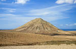 Der Berg Montaña de Tindaya liegt im Nordwesten der Insel Fuerteventura, ganz in der Nähe der Ortschaft La Oliva.