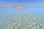 Am Strand vor Risco El Paso auf der Insel Fuerteventura in Spanien.