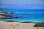 Blick auf die Insel Lanzarote von Fuerteventura aus gesehen.