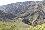 SAN SEBASTIÁN DE LA GOMERA, 30.03.2016, Blick von der Haupstraße GM-1 auf die beiden Siedlungen El Atajo (links) und Chejelipes (rechts)