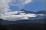 Teide mit tieflegenden Wolken von Ruigomez aus gesehen.