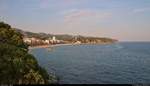 Blick im Abendlicht auf das Mittelmeer (Costa Brava) in Lloret de Mar (E).