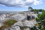 Felsen im Gränsö Naturreservat im schwedischen Småland. Aufnahme: 20. August 2025.