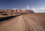 Marble Canyon. Hier in der Nähe der Navajo Bridge befindet man sich auf Indianergebiet, dem Navajo Indian Reservation. Hier begnet man nur ab und zu einem Fahrzeug mit Touristen. Aufnahme 1987.