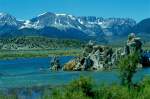 Das Wasser des Mono Lake ist salzhaltiger als das des Meeres. Der See hat keinen Abflu und es bilden sich viele Kalktuff Formationen. Juli 1998