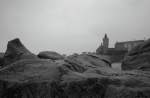 Die Kirche von Porthleven von Sdstrand aus fotografiert.