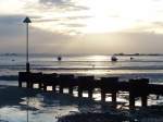 Naturbelassene Strände findet man in Europa kaum, auch hier in Southend on Sea kann davon keine Rede sein. Hier führt ein Rohr ins Meer. 28.12.2013