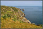 Die S�dk�ste Alderneys f�llt steil ins Meer ab. (01.05.2026)