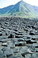 Der Giant’s Causeway befindet sich an der nördlichen Küste des Countys Antrim in Nordirland.