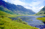 Lochan Meall an t-Suidhe an Ben Nevis im schottischen Hochland. Bild vom Dia. Aufnahme: Juni 1991.