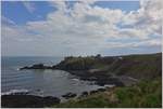 An der Nordostküste Schottlands, in der Nähe von Stonehaven auf einer felsigen Landzunge,   sind die Ruinen, erbaut zwischen dem 13.und 17.Jahrhundert, des Dunnottar Castle zu besichtigen.