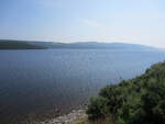 Loch Ness ist zwar fl�chenm��ig nicht der gr��te See Schottlands, aber wegen seiner enormen Tiefe (230m) der wasserreichste. Aufnahme vom 14.07.2026.