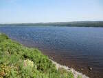 Loch Ness am 14.07.2026. Der See ist 37 km lang, 1,5 km breit und etwa 230m tief.