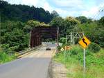 Landschaft im Südwesten Costa Ricas, in der Province Puntarenas. Die Aufnahme entstand an einer Brücke über den Rio Pacuar im August 2016.