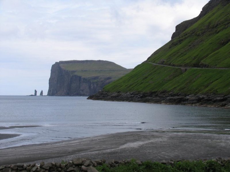 Tjrnuvik auf Insel Streymoy (3-7-2006).
