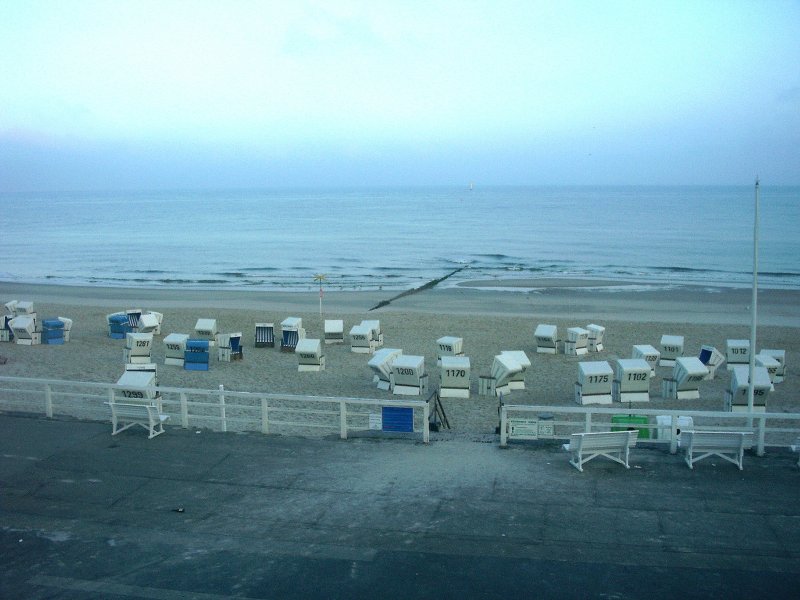 Trber Morgen am Strand von Westerland (Sylt), 2003