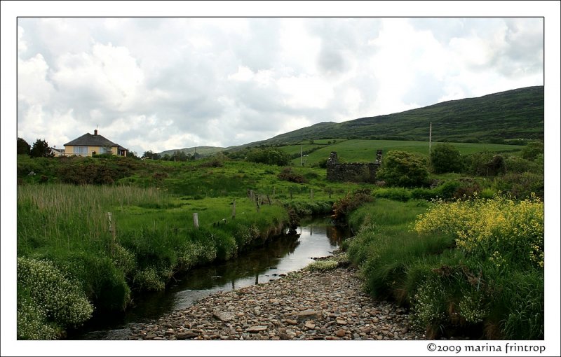 Unterwegs auf dem Sheeps-Head-Way an der Bantry Bay, Irland County Cork