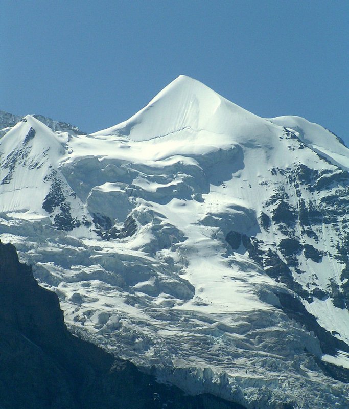 Von der Kleinen Scheidegg hat man diese Aussicht auf die Silberhrner (3.695 m). 06.08.07