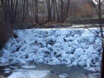  zugefrorener Wasserfall  der Oberach bei Ried i.I.; 090111