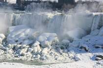 Eisbildung am gefrohrenen American Fall; 25.01.2009