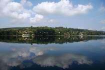ÖHNINGEN, 19.09.2009, beeindruckende Wolkenspiegelung im Wasser