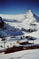 Blick vom Riffelberg �ber den Theodulgletscher auf das Matterhorn (Februar 1980).