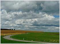 Die Stra�e f�hrt von Neunhausen nach Heispelt. 02.08.10.  