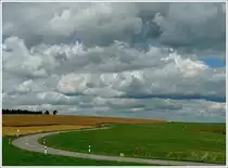 Die Stra�e f�hrt von Neunhausen nach Heispelt. 02.08.10.  