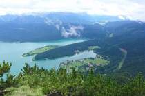 Blick vom Herzogstand in Richtung Walchensee und Wallgau am 27.7.2010