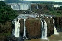 M�rz 1992 an den Iguazu Wasserf�llen. Die Wasserf�lle des Iguazu-Flusses liegen an der Grenze zwischen Brasilien (Bundesstaat Paran�) und Argentinien (Provinz Misiones)