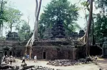 Angkor ist eine riesige Tempelstadt und war vom 9. bis 15. JH das Zentrum des Khmer Reiches. Es wurden �ber 1.000 Tempel ausgegraben. Ich besichtigte einen kleinen Teil der Anlage im Mai 2006 