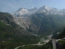 Rhne-Gletscher, aufgenommen von der Furka-Passstrae am 11.6.2003 um 8:32 Uhr