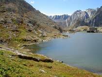 Gro�er St. Bernhard Pass, Bergsee an der Passh�he (13.09.2010)