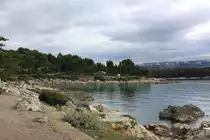 Relativ steinig sind die K�sten im nordwestlichen Teil der Insel Rab, wie hier in der N�he von Suha Punta. 10.06.2011.