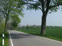 Nordwestmecklenburg, Blick von der Stra�e L 02 von Grevesm�hlen zur Ostsee, Kirche zu Hohenkirchen 26.04.2011