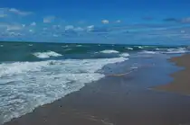 Die Flut sie dringt mit Macht an den Strand.....und Gischt sch�umt auf das Land. Houstrupstrand 11.6.2011