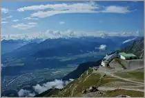 Blick vom Hafelkar �ber die Berge und hinunter auf Innsbruck.
( 17.09.2011)