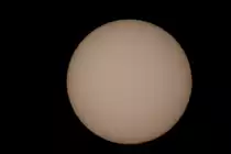 Experiment mit selbstgebautem Sonnenfilter f�r Aufnahmen von Sonnen - & Mondfinsternis. Einziger Erfolg bis jetzt zwei ,,kleinen  Flecken auf der Sonne. (keine Verschmutzung der Kamera) - 07.04.2010