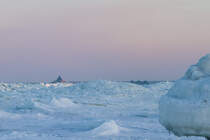 Bizarre Eislandschaft vor Bansin mit Blick in Richtung Seebr�cke Heringsdorf. 11.02.2012
