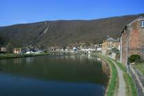 Die Meuse bei Montherm� - einer der vielen malerischen Orte in den Ardennen; 24.03.2012