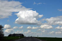 Sch�nwetter-Wolken bei Satzvey/Eifel - 11.04.2012