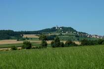 Blick zum 767m hohen Bussen mit der Wallfahrtskirche, Aug.2012