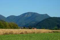 Blick aus der Rheinebene bei Staufen zum Belchen mit 1414m H�he, Sept.2012