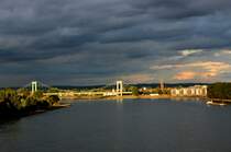 Blick von der Zoobr�cke Richtung Norden auf die M�lheimer Br�cke am sp�ten Nachmittag. (27.09.2012)