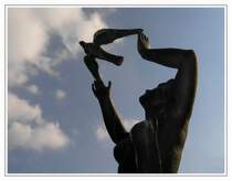  Freiheit ... Die Skulptur steht in den G�rten von Schloss Moyland (Bedburg-Hau Kreis Kleve).