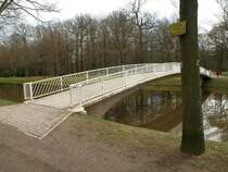 Zum Gl�ck keine Eisfl�che mehr zu sehen, Eis gab es in der Kasseler Karlsaue bei angenehmen milden Temperaturen nur beim mobilen Eisverk�ufer an diesem Tag (14.4.2013).