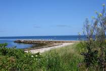 Die Nordseite der Insel Helgoland besteht aus dieser Landzunge, die damit eine
kleine Bucht bildet. Die Aufnahme entstand am 6.7.2013.