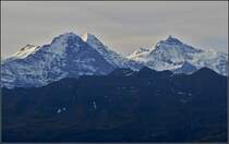 Blick vom Brienzer Rothorn auf drei Altbekannte und eine ber�hmte Schattenseite. Herbst 2013.