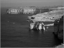 Ein �berblick �ber den nordwestliche K�stenabschnitt von Gozo: im Vordergrund der Fugnus Rock, anschliessend das Azure Window und in der Folge die Steilk�ste welche zum San Dimitri Point f�hrt.
Sept. 2013